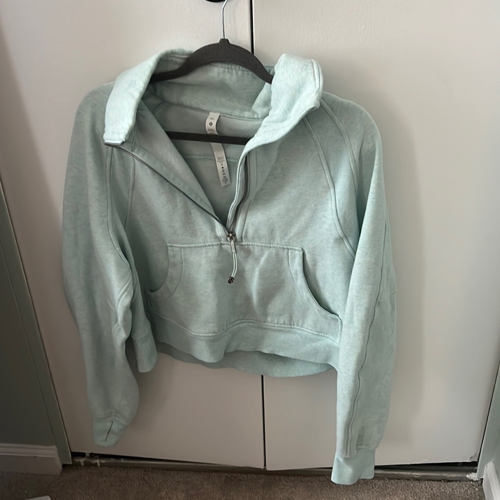 Lululemon scuba crop no hood M/L